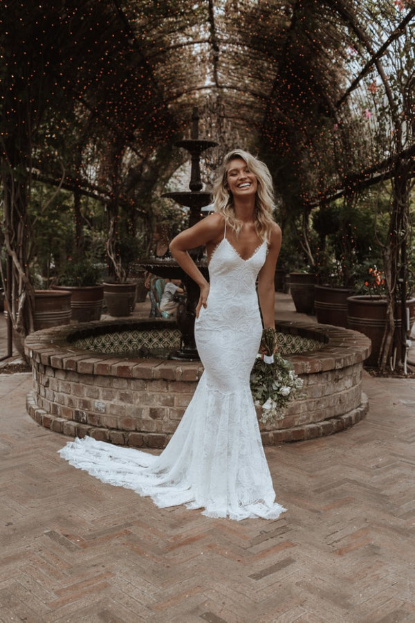 Clo - Grace Loves Lace